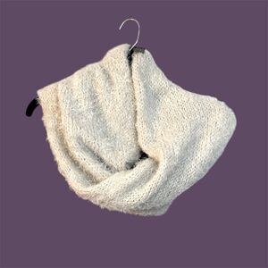 Massini Women’s Super Soft Light Grey Sparkly Knit Sweater Infinity Scarf OS